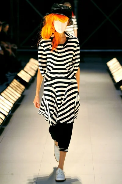 Look 2